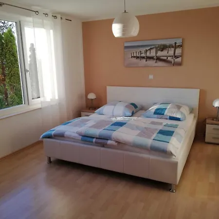Haus Roth شقة