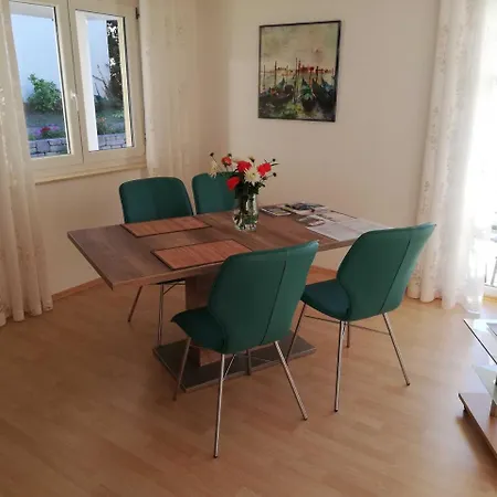 شقة Haus Roth